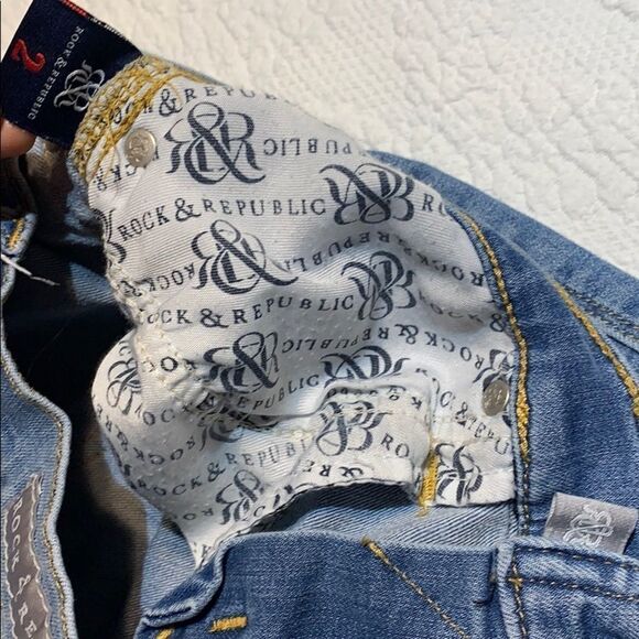 Rock & Republic Berlin cuffed skinny jeans. 2 - Picture 6 of 8